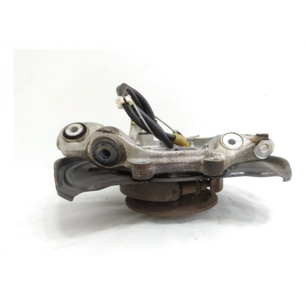 Montante Cubo Traseiro Direito Mercedes C180 2012 Detalhe