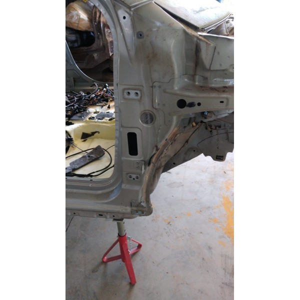 Coluna  T Dianteira Direita Peugeot 2008 2017