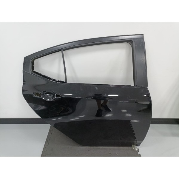 Porta Traseira Direita Nissan Versa 2021 Detalhe Preto