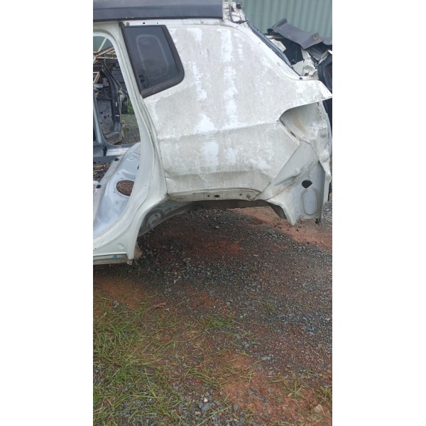 Lateral  Esquerda Jeep Compass Detalhe