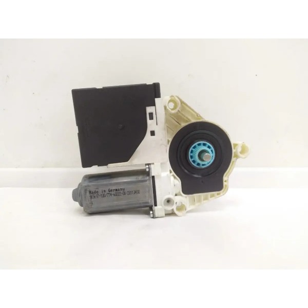 Motor Máquina Vidro Dianteiro Direito Vw Passat Cc 2014