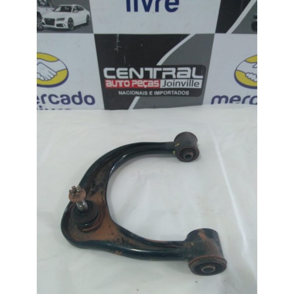 Bandeja Suspensão Superior Direita Toyota Hilux 2014