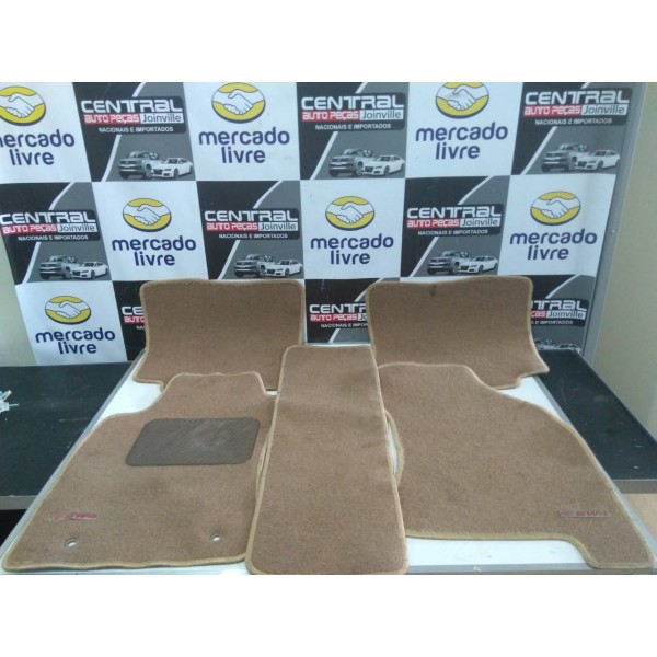 Jogo Tapetes Toyota Hilux Sw4  Marrom-claro