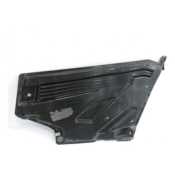 Tampa Protetora Esquerda Mercedes A200 2015 Detalhes