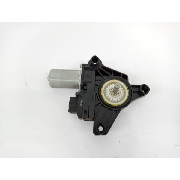 Motor Maquina Vidro Traseira Esquerda Gla 200 2016