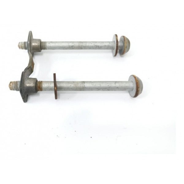 Par Parafuso Alma Dianteira Esquerdo Gla200 2016