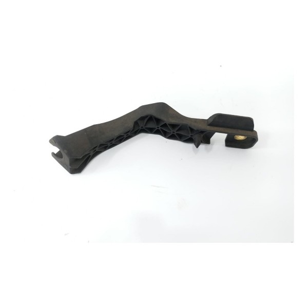 Suporte Sensor Abs Traseiro Esquerdo Gla200 2016