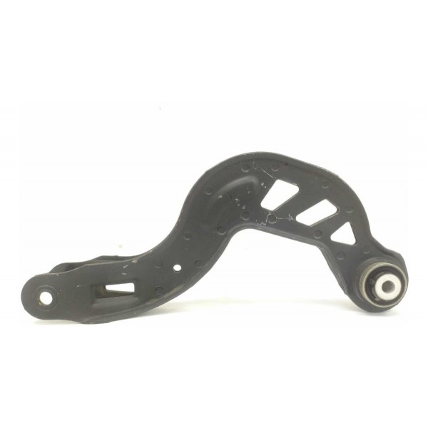 Braço Curvo Traseiro Esquerdo Mercedes A200 2014