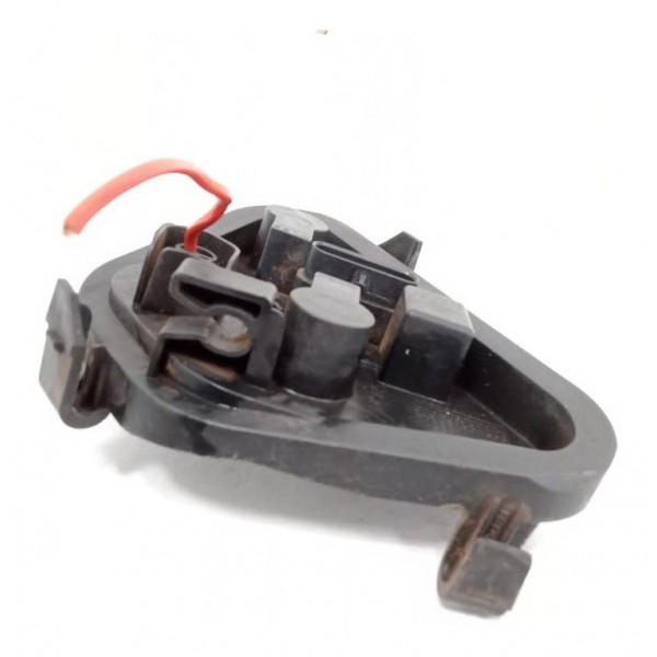 Placa Lanterna Esquerda Bmw 320i 2014 Detalhe