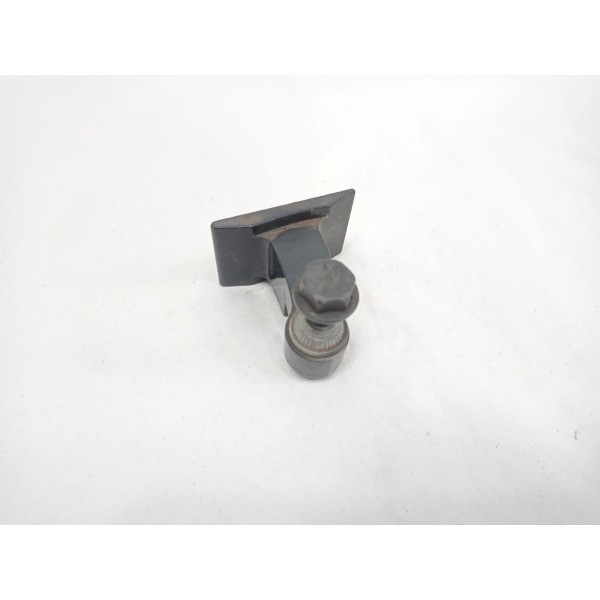 Suporte Dobradiça Inferior Dianteira Direita Bmw 320i 2014