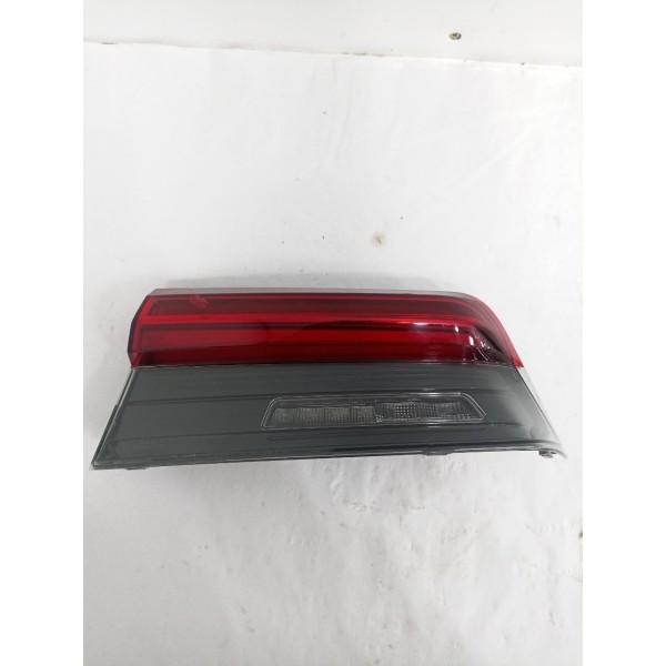 Lanterna Direita Tampa Traseira  Bmw 330i 2020 Detalhe Direito