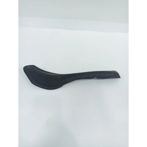 Acabamento Direito Banco Traseiro  Bmw 330i 2020 Detalhe