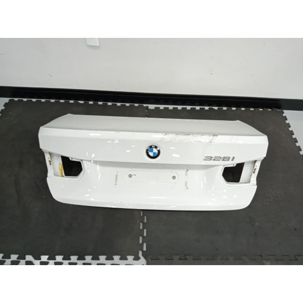 Tampa Traseira Bmw 328i 2014 Detalhe Branco