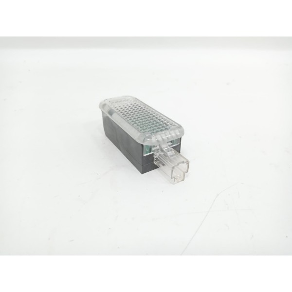 Luz Cortesia Audi Q3 2015 4e0947415