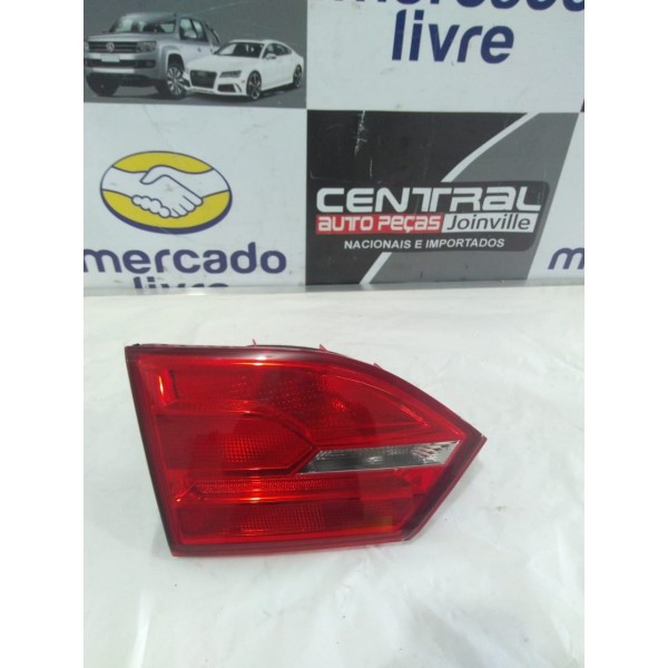 Lanterna Tampa Traseira Esquerda Vw Jetta 2014 Original Esquerdo