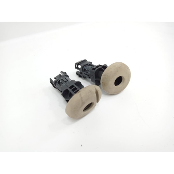 Par Trava Apoio Cabeça Banco Tras Direito Audi Q3 2012 2013 Caramelo