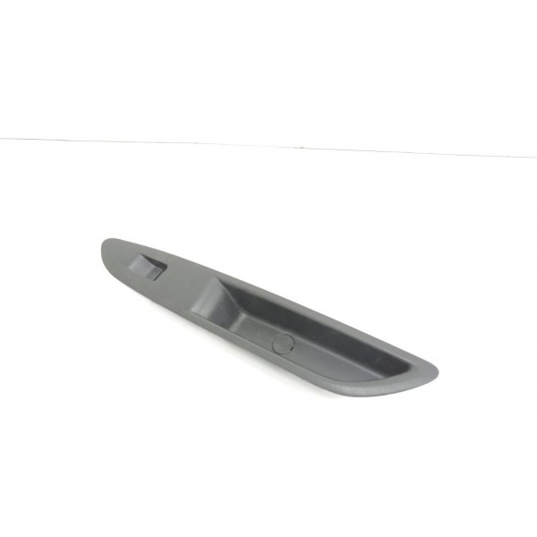 Acabamento Comando Vidro Traseiro Direito Tracker 2014/15