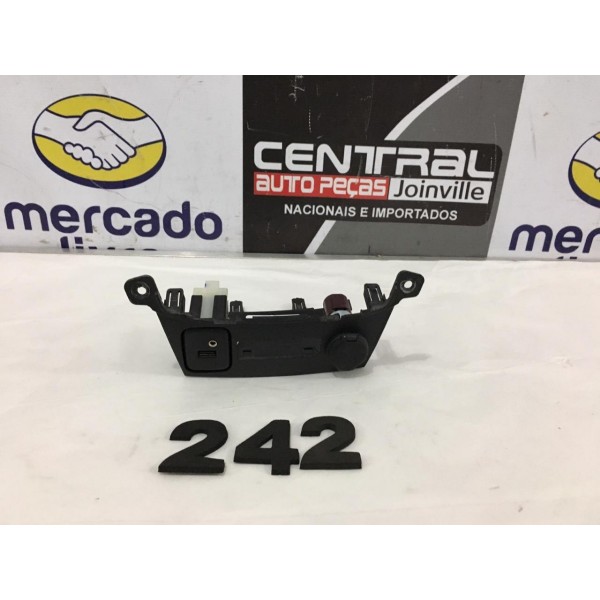 Moldura Auxiliar Usb Chevrolet Tracker Ltz 1.4 2017 2018