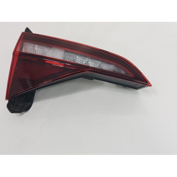 Lanterna Tampa Traseira Esquerda Vw Jetta Gli 2021
