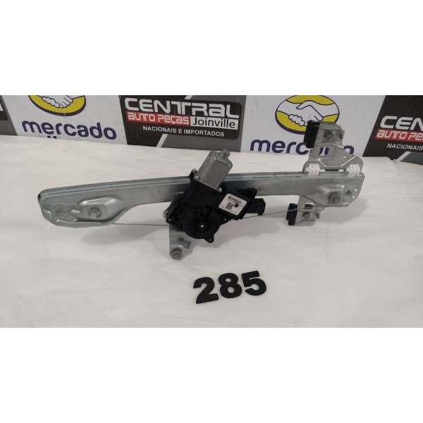 Máquina Vidro Traseiro Direito Tracker 2017