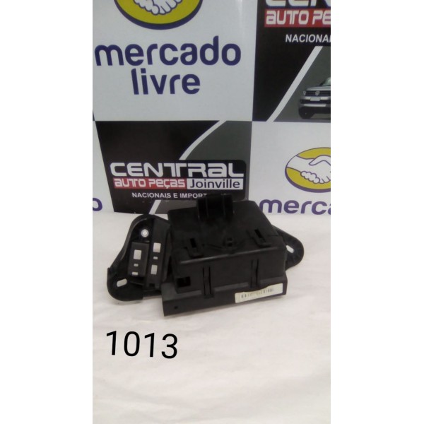 Caixa Bateria Auxiliar Mercedes Benz A200 2015