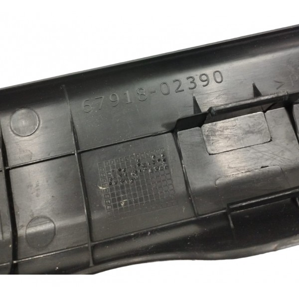 Soleira Traseira Esquerda Toyota Corolla Gli 2017  Preto