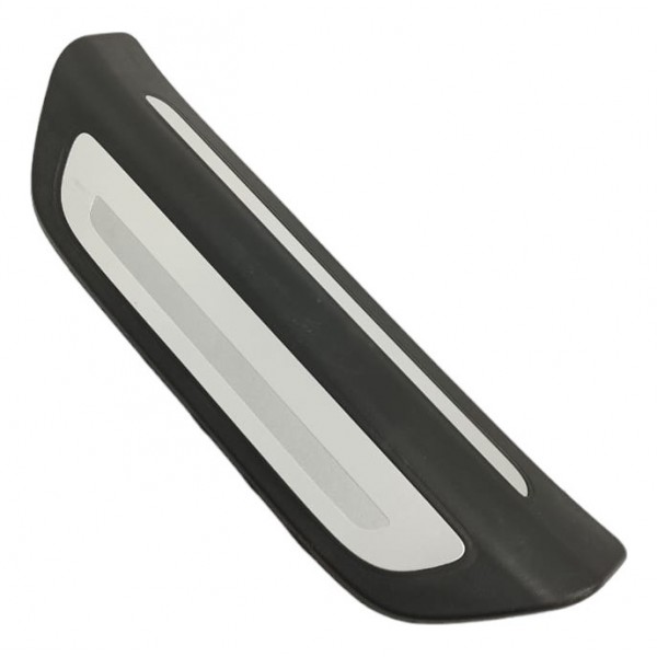 Soleira Porta Traseira Esquerda Audi Q3 2016 8u0853375 Preto