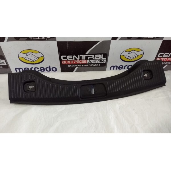 Acabamento Batente Porta Malas Gm Tracker 2015