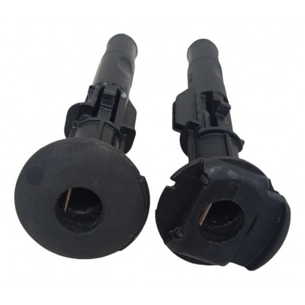 Par Trava Apoio Cabeça Tracker 2016 Traseiro Central Preto