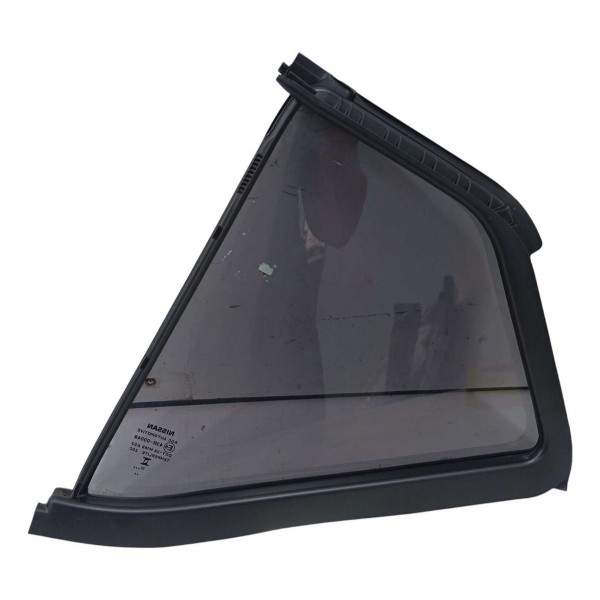 Vidro Vigia Traseiro Direito Nissan Kicks 2024