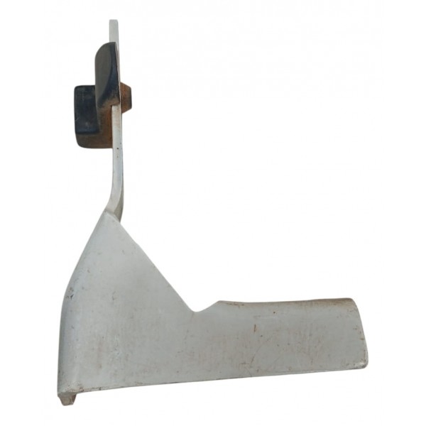 Suporte Dobradiça Direita Tampa Traseira Gm S10 2014