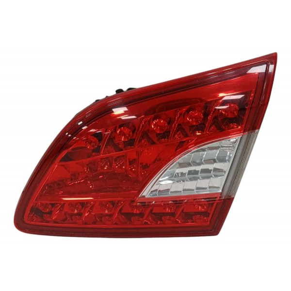 Lanterna Direita Tampa Traseira Nissan Sentra 2015 Direito/passageiro Vermelho