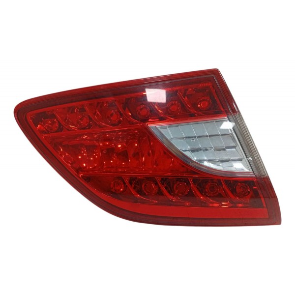 Acabamento Lanterna Esquerda Tampa Tras. Nissan Sentra 2015 Esquerdo/motorista Vermelho