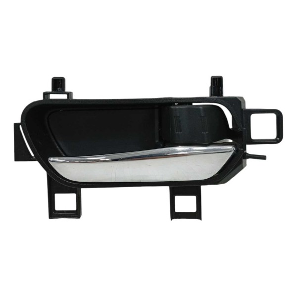 Maçaneta Dianteira Direita Nissan Kicks 2017/2022  Prateado Dianteira