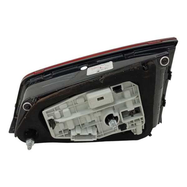 Lanterna Tampa Traseira Esquerda Vw Jetta 2015 A 2017 Esquerdo/motorista Vermelho