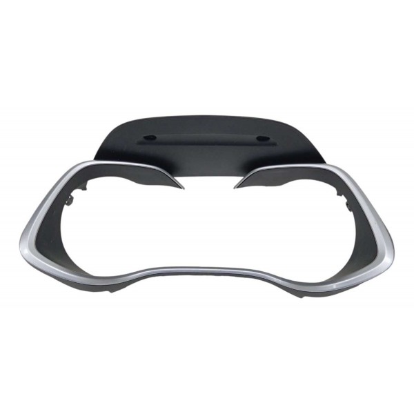 Moldura Acabamento Painel Instrumentos Gm Tracker 12t 2023 Prateado/ Preto