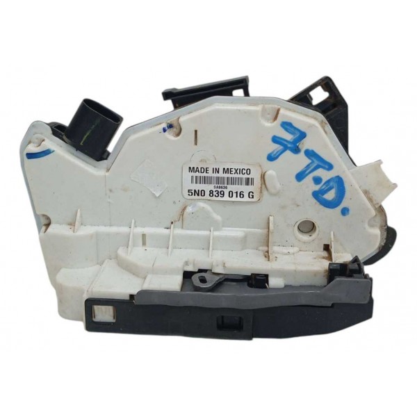 Fechadura Porta Traseira Direita Volkswagen Amarok 2014