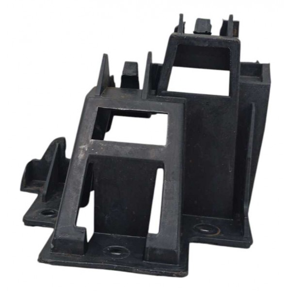 Guia Esquerdo Parachoque Traseiro Volkswagen Jetta 2014