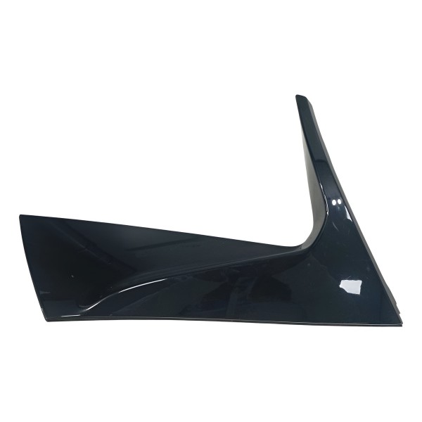 Acabamento Aplique Direito Aerofolio Tracker 12t 2023