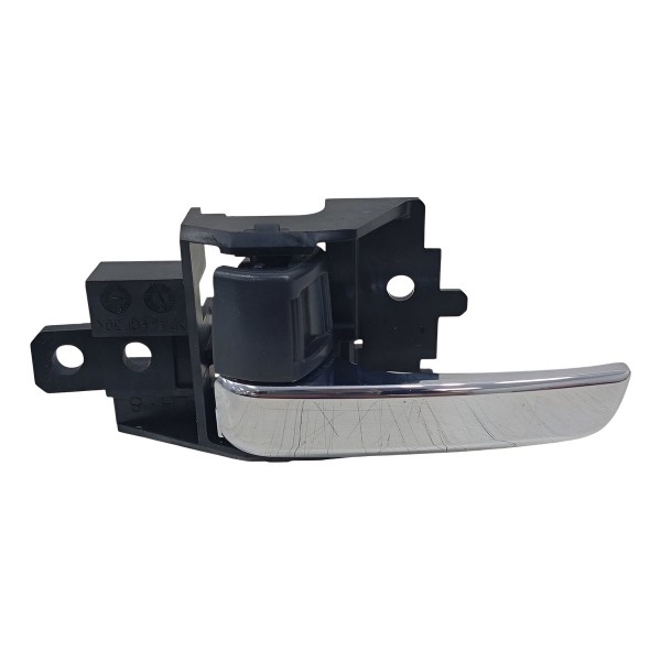 Maçaneta Interna Porta Dianteira Esquerda L200 Triton 2023 Preto Dianteira