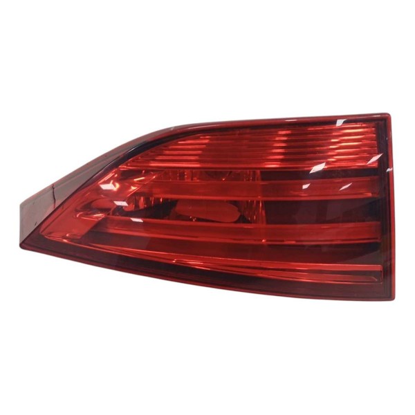 Lanterna Tampa Traseira Esquerda Bmw X1 2014 Esquerdo/motorista Vermelho