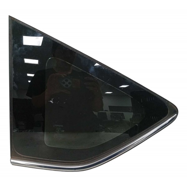 Vidro Fixo Traseiro Esquerdo Rav4 2018 Detalhe Borracha Preto