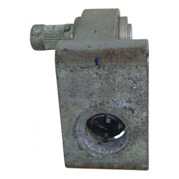 Dobradiça Inferior Porta Dianteiro Esquerdo Vw Amarok 2014