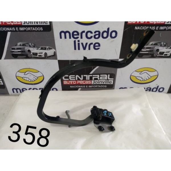 Dobradiça Direita Tampa Traseira Vw Jetta 2016 2017