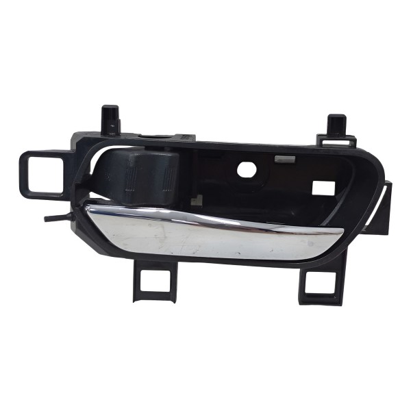 Maçaneta Interna Porta Traseira Esquerda Nissan Kicks 2022 Preto Traseira