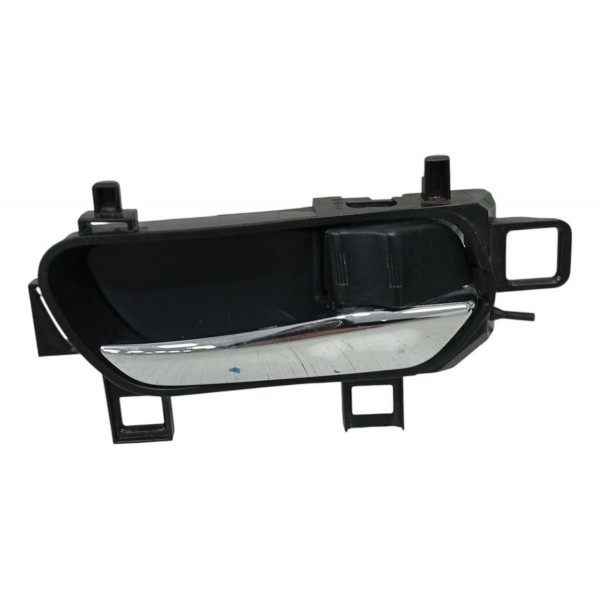 Maçaneta Interna Porta Dianteira Direita Nissan Kicks 2022 Preto Dianteira