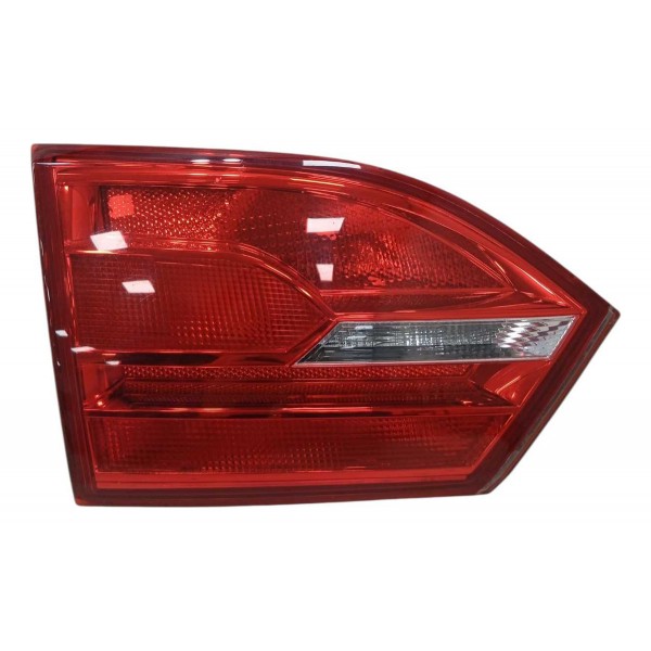 Lanterna Tampa Traseira Esquerda Vw Jetta 2013 Direito/passageiro Vermelho