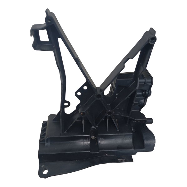 Suporte Radiador Esquerdo Mercedes Cls 450 Amg 2019