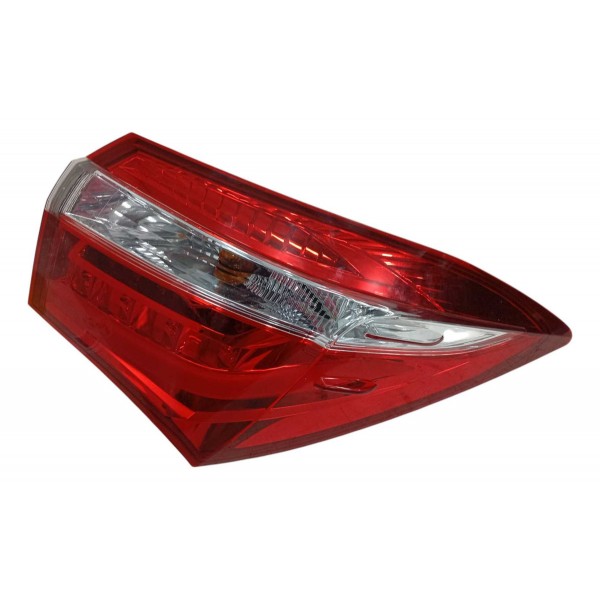 Lanterna Direita Toyota Corolla 2016 Detalhe  Direito/passageiro Vermelho
