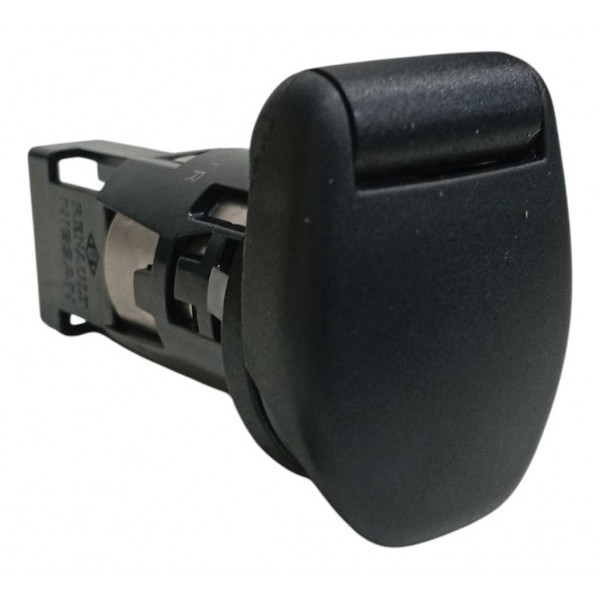 Tomada 12v Nissan Kicks 2019 Preto